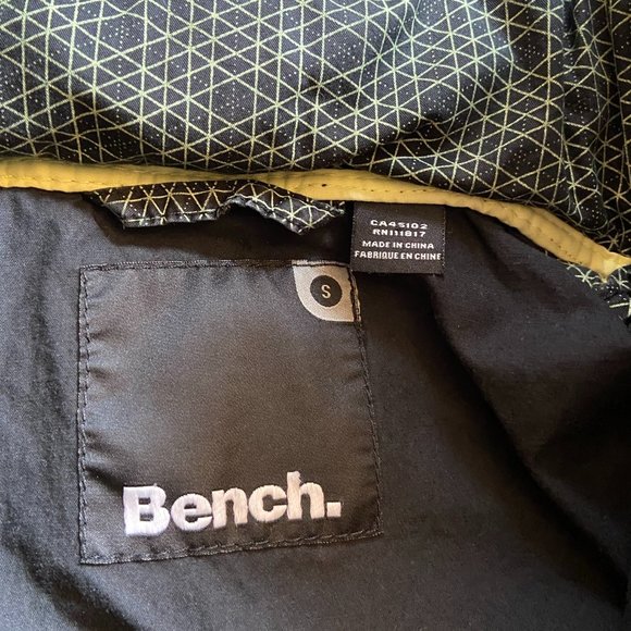 Bench Hidden Hood Windbreaker - Small - Picture 5 of 8